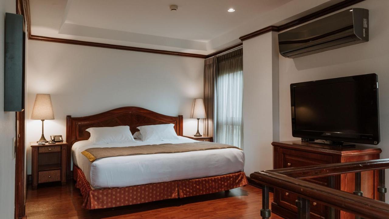 Hotel Park10 Медельїн Екстер'єр фото A bedroom at the hotel