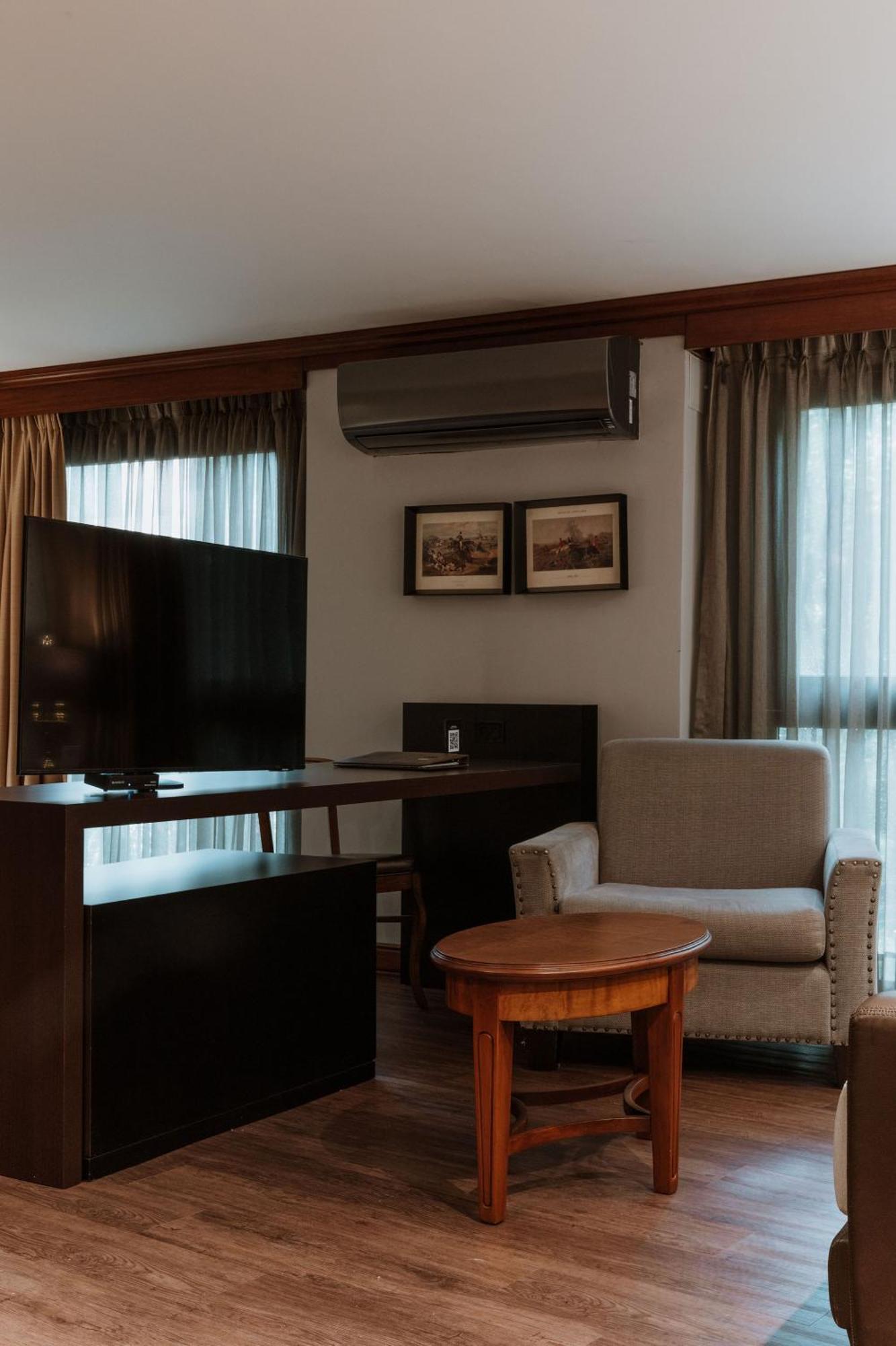 Hotel Park10 Медельїн Екстер'єр фото A room at the hotel